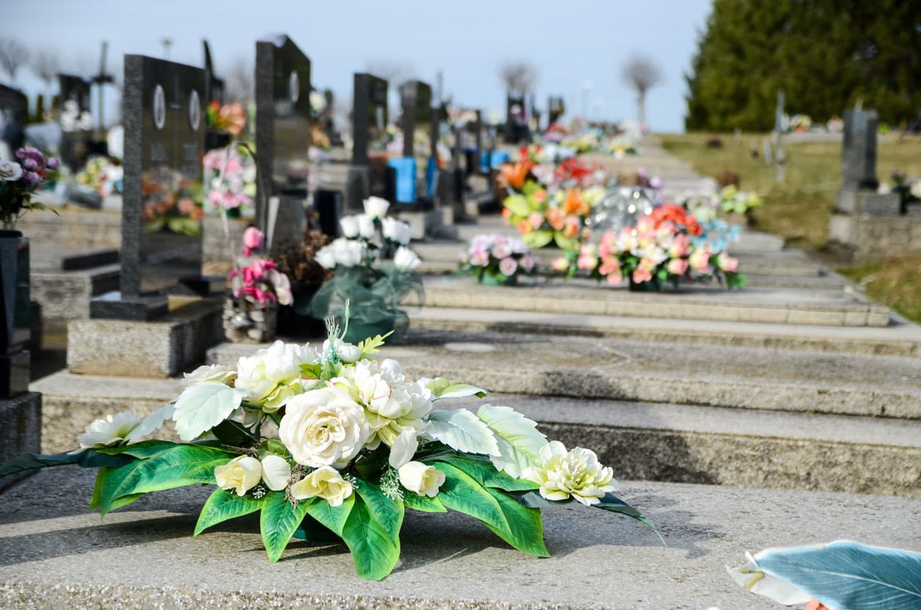 Lápidas cementerio en Tui